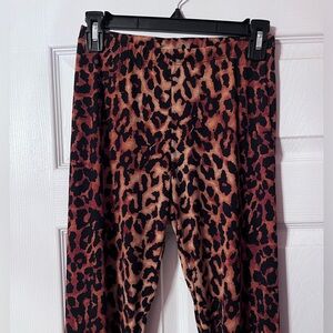 L & B boutique tights/leggings